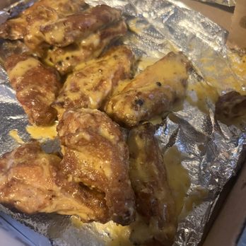 Green Lantern Pizza - Garlic Parmesan wings  Lantern Wings - Pizza Near Me - Royal Oak, Michigan