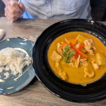 Sip Saam Thai - Chicken massaman curry - Thai Near Me - San Antonio, Texas Sip Saam Thai - Chicken massaman curry - Thai Near Me - San Antonio, Texas