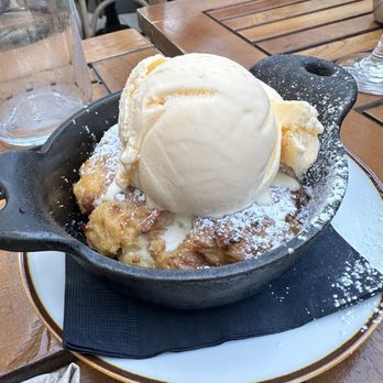 Bacari GDL - Bread pudding - Mediterranean Near Me - Glendale, California Bacari GDL - Bread pudding - Mediterranean Near Me - Glendale, California