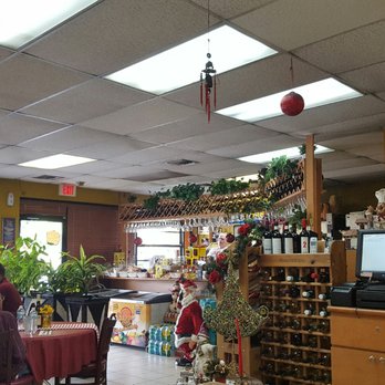 El Rinconcito Peruano - Front area - Latin American Near Me - Hialeah, Florida