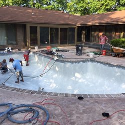 Abe Pools - Washing and clean new diamond plaster