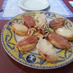 Trastevere - Tostas de anchoas y bacalao ahumado