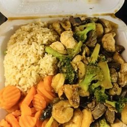 Hoshi Express - Shrimp, Chicken & Steak hibachi   Ig/tiktok @yumthatgreenville