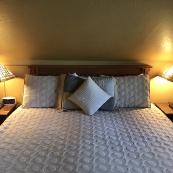 Lodge at Sedona - Cozy bed with soft light - Bed & Breakfast Near Me - Sedona, Arizona Lodge at Sedona - Cozy bed with soft light - Bed & Breakfast Near Me - Sedona, Arizona