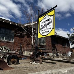 Reno Antiques - Really organized