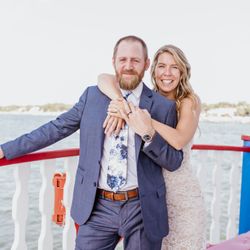 The River Queen - Weddings on the River Queen are as effortless as they are memorable; offering all-inclusive wedding packages on the water.