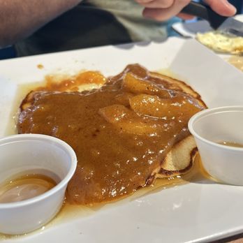 Gochas Breakfast Bar | Cascade - Peach Cobbler Pancakes - Wine Bars Near Me - Atlanta, Georgia