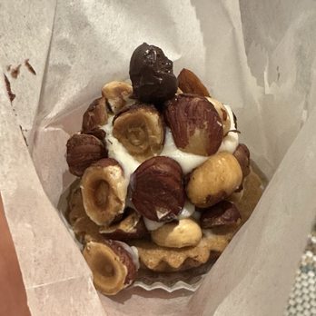 Veniero's - Bakeries Near Me - New York, New York