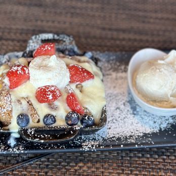 The Clinkscale - Peach Cobbler Bread Pudding - Breakfast & Brunch Near Me - Jerome, Arizona