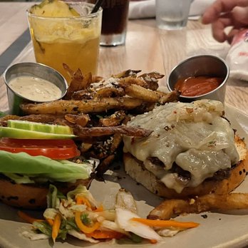 Monkeypod Kitchen - Burger with truffle fries - New American Near Me - Lahaina, Hawaii