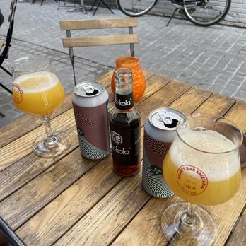 Billie's Bier Kafétaria - Outside patio with a great beer selection. - Beer Bar Near Me - Antwerp, VAN