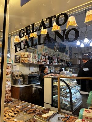 Mara's Italian Pastries by null