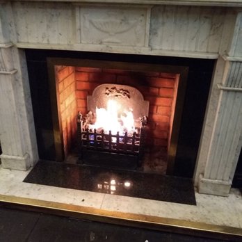 Central Hotel - Library bar fireplace - Hotels Near Me - Dublin, D