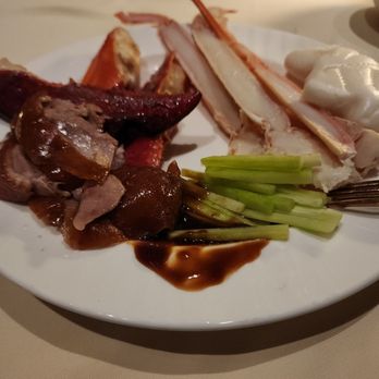 Genting Palace - Very small snow crabs, lobster claws, and peking duck w/buns - Cantonese Near Me - Las Vegas, Nevada Genting Palace - Very small snow crabs, lobster claws, and peking duck w/buns - Cantonese Near Me - Las Vegas, Nevada