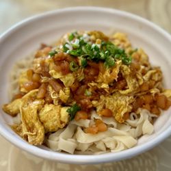 Dumpling World - Egg & Tomato Noodle (Dry)