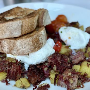 Mon Ami Gabi - Corned Beef Hash* - French Near Me - Las Vegas, Nevada