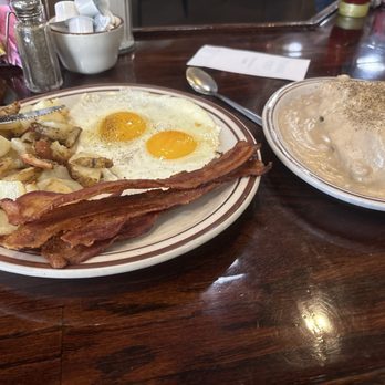 Mom's Restaurant - The breakfast special, lots of food for 10$ - New American Near Me - Franklin, Ohio Mom's Restaurant - The breakfast special, lots of food for 10$ - New American Near Me - Franklin, Ohio