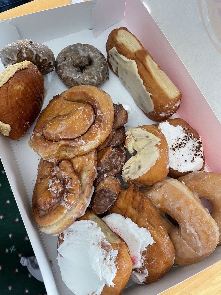 TOM’S DONUTS Updated June 2024 12 Photos & 19 Reviews 807 N Wayne