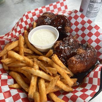 Macs on Daniel Island - Tenders and fries - Sports Bars Near Me - Charleston, South Carolina