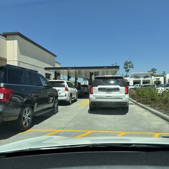 Chick-fil-A - Surprise! Waiting in the slowwwww drive thru - Fast Food Near Me - Mandeville, Louisiana