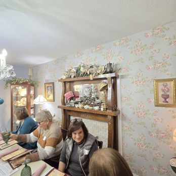 Rustic Root - Interior - Tea Rooms Near Me - Beech Grove, Indiana
