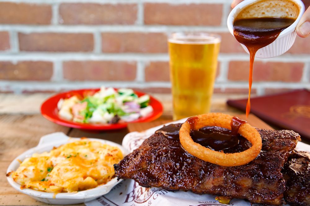 BEER BARREL PIZZA & GRILL Updated August 2024 54 Photos & 19