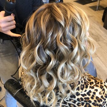 Studio Savvy Salon - Highlights by Deena Von Yokes - Hair Salons Near Me - Rancho Santa Fe, California Studio Savvy Salon - Highlights by Deena Von Yokes - Hair Salons Near Me - Rancho Santa Fe, California