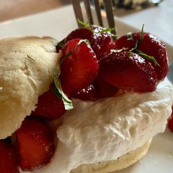 The Cottage Hotel - Strawberry shortcake seasonal special - American Near Me - Mendon, New York