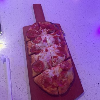 Loafers - 10 Inch Fresh Dough Pizza - Bars Near Me - Catonsville, Maryland