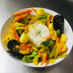 Big Al's Family Restaurant & Lounge - Jamaican Seafood Curry