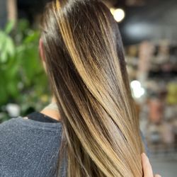 Fleur Salon of Barrington