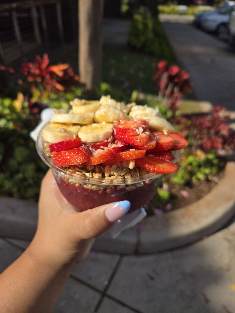 Brekkie Bowls Logo