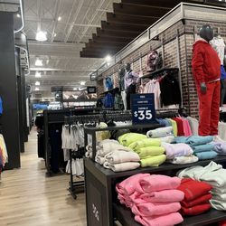 DICK'S Sporting Goods