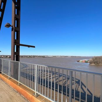 Big Four Bridge - Ohio River from the bridge - Landmarks & Historical Buildings Near Me - Louisville, Kentucky Big Four Bridge - Ohio River from the bridge - Landmarks & Historical Buildings Near Me - Louisville, Kentucky