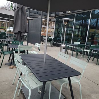 Shake Shack Park Road - Outside seating - Burgers Near Me - Charlotte, North Carolina Shake Shack Park Road - Outside seating - Burgers Near Me - Charlotte, North Carolina