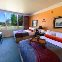 The Inn At Houndslake