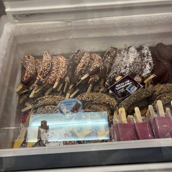Micho Love - Frozen Bananas - Ice Cream & Frozen Yogurt Near Me - West Saint Paul, Minnesota
