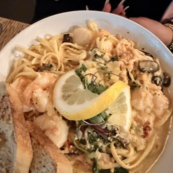Complexity Wine - Lobster and Shrimp Linguini - Wine Tasting Classes Near Me - Lancaster, California