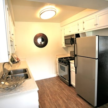 Tustin View Apartments - Updated apartment features such as metallic appliances. - Apartments Near Me - Santa Ana, California Tustin View Apartments - Updated apartment features such as metallic appliances. - Apartments Near Me - Santa Ana, California