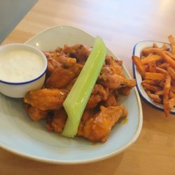 Wanderlust - Wings and sweet potato fries!