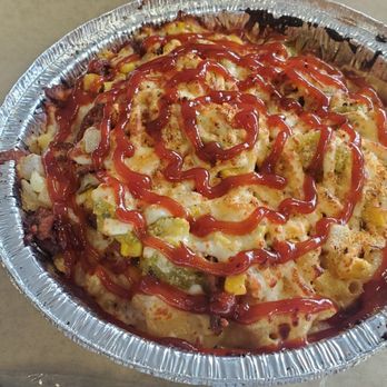 Roni’s Mac Bar - Brisket with Gouda/Pepper Jack mix, onions, green Chile, Corn, Parmesean Bread Crumbs and BBQ sauce. - Barbeque Near Me - Albuquerque, New Mexico