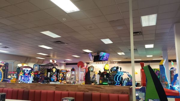 Chuck E. Cheese by null
