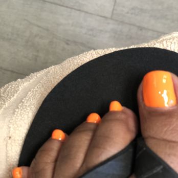 The Polish’d Chic Beauty Bar  - Loved my pedicure. My feet are super soft! - Eyebrow Services Near Me - Goodyear , Arizona