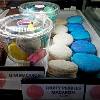 The Coffee Bean & Tea Leaf - I like the macaron colors! - Coffee & Tea Near Me - Honolulu, Hawaii