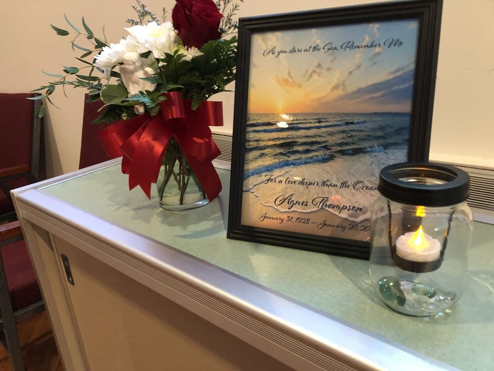 HOLMESMCDUFFY FLORISTS Updated August 2024 11 Photos & 11 Reviews