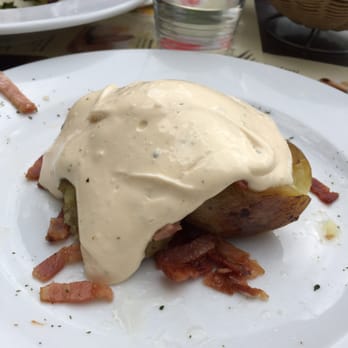 Trattoria Pinocchio - Patatitas con bacon and alioli - Italian Near Me - Madrid, M Trattoria Pinocchio - Patatitas con bacon and alioli - Italian Near Me - Madrid, M