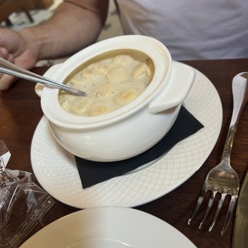 Mabels Lobster Claw - New England Clam chowder - Seafood Near Me - Kennebunkport, Maine