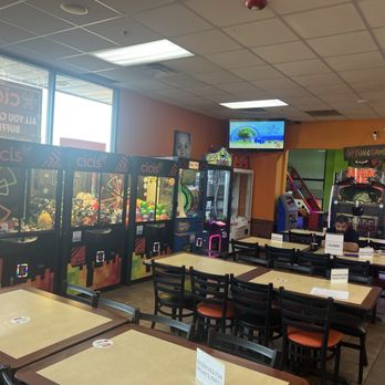 Cicis Pizza - Game Area - Pizza Near Me - Naperville, Illinois