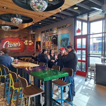 Raising Cane's Chicken Fingers - Chicken Shop Near Me - Des Plaines, Illinois