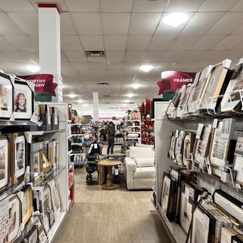 HomeGoods - Picture frames and pictures - Home Decor Near Me - Valencia, California HomeGoods - Picture frames and pictures - Home Decor Near Me - Valencia, California